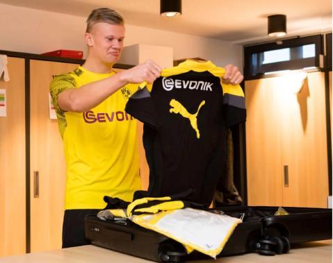 万众瞩目！CBA杯赛上演“山东德比” 赢球将锁定晋级八强名额（焦点之战！CBA杯山东德比打响，胜者将锁定八强席位）