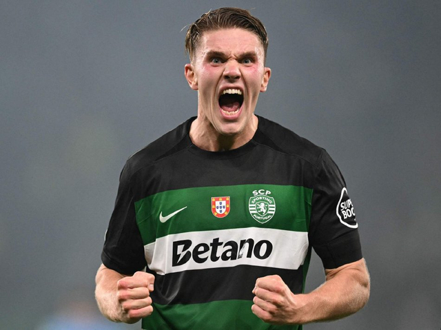 穿工作背心接受采访！唐斯：我打两份工呢，正准备去纽约修路（唐斯穿工装马甲接受采访：我同时打两份工，正要去纽约修路）