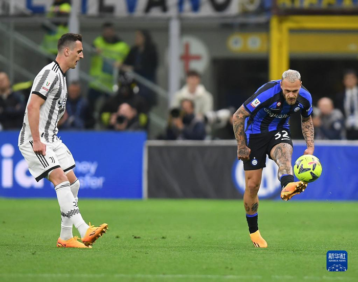 梅西：离开巴萨并非如我所愿，但我对巴萨的深情永恒不灭（梅西：离开巴萨非我本意，对巴萨的深情永不褪色）