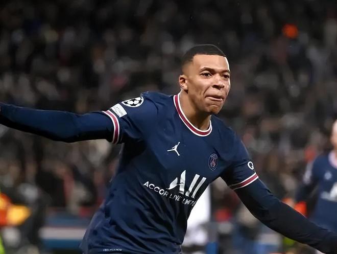 凌空抽射太炸裂了（凌空劲射，炸裂全场）