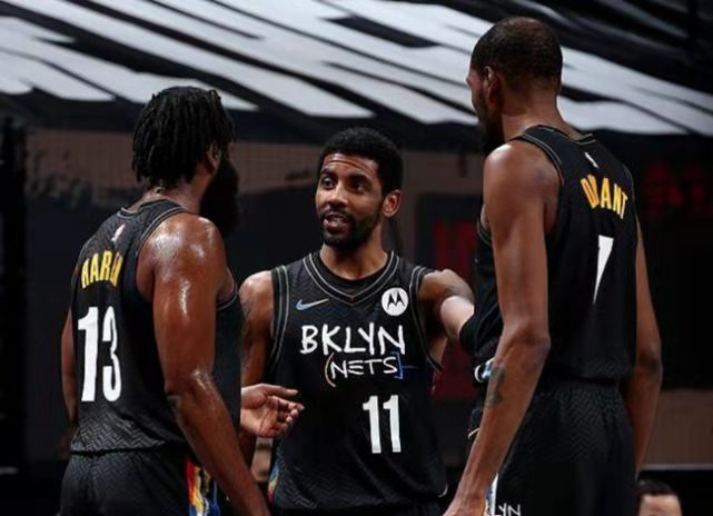 国米跟队：邓弗里斯已经更换经纪人，不再与门德斯合作（国米随队记者：邓弗里斯已更换经纪人，结束与门德斯的合作关系）