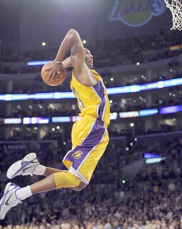 老詹连续上双纪录，篮球盛宴再续篇章（詹皇连续得分上双再创里程碑，篮球盛宴继续上演）