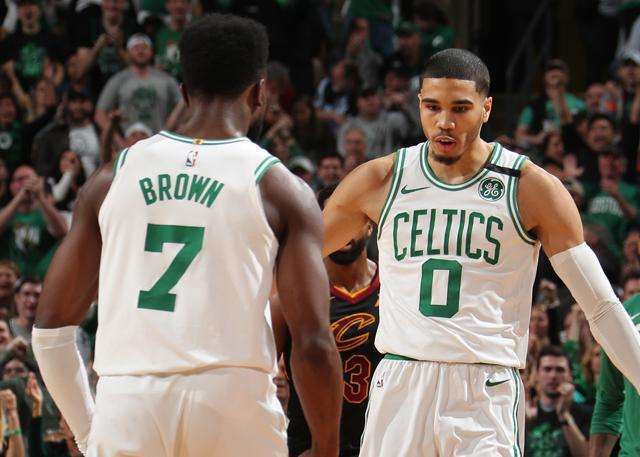 意媒：梅努是那不勒斯中场引援首选，备选方案包括弗拉泰西（意媒：那不勒斯中场补强首选梅努，弗拉泰西列入备选）