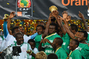 正负值-26最低！内姆哈德14投仅3中拿到7分6助 三分7中1（内姆哈德状态低迷：14投仅3中拿7分6助，三分7投1中，正负值-26全队最低）