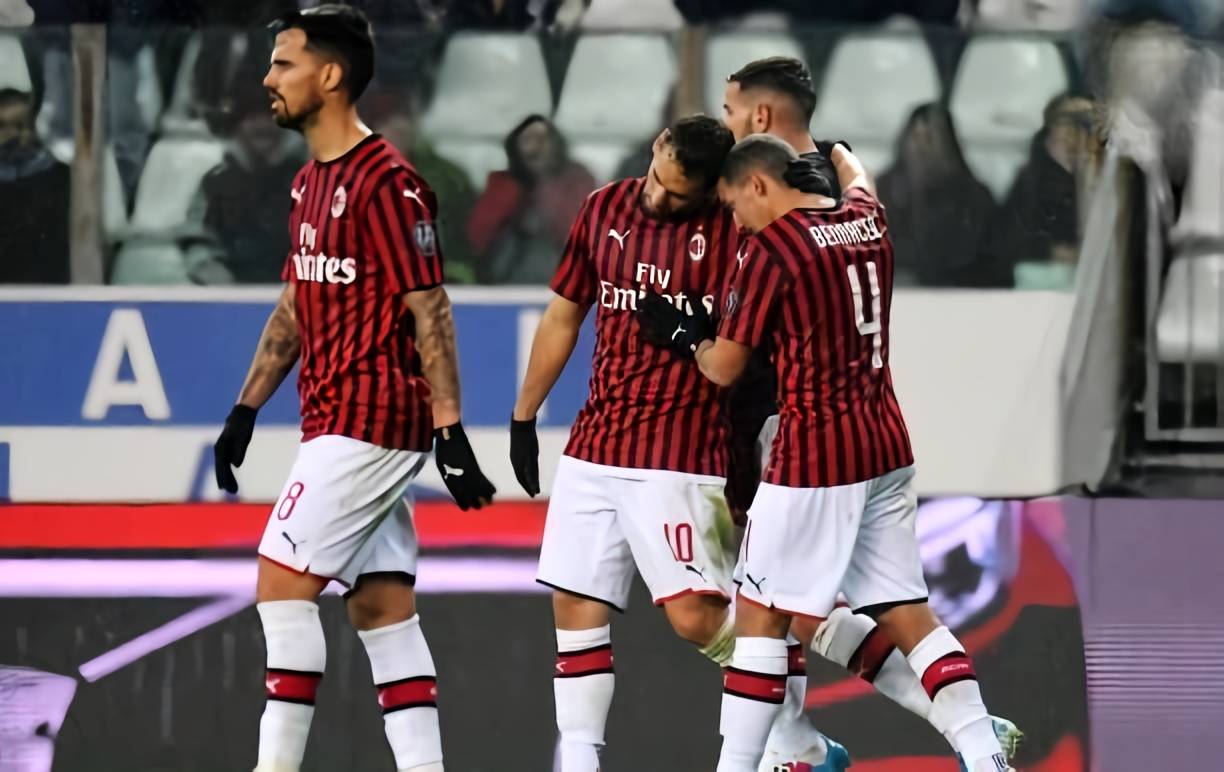 雷霆五连胜冲击季后赛（雷霆豪取五连胜剑指季后赛）