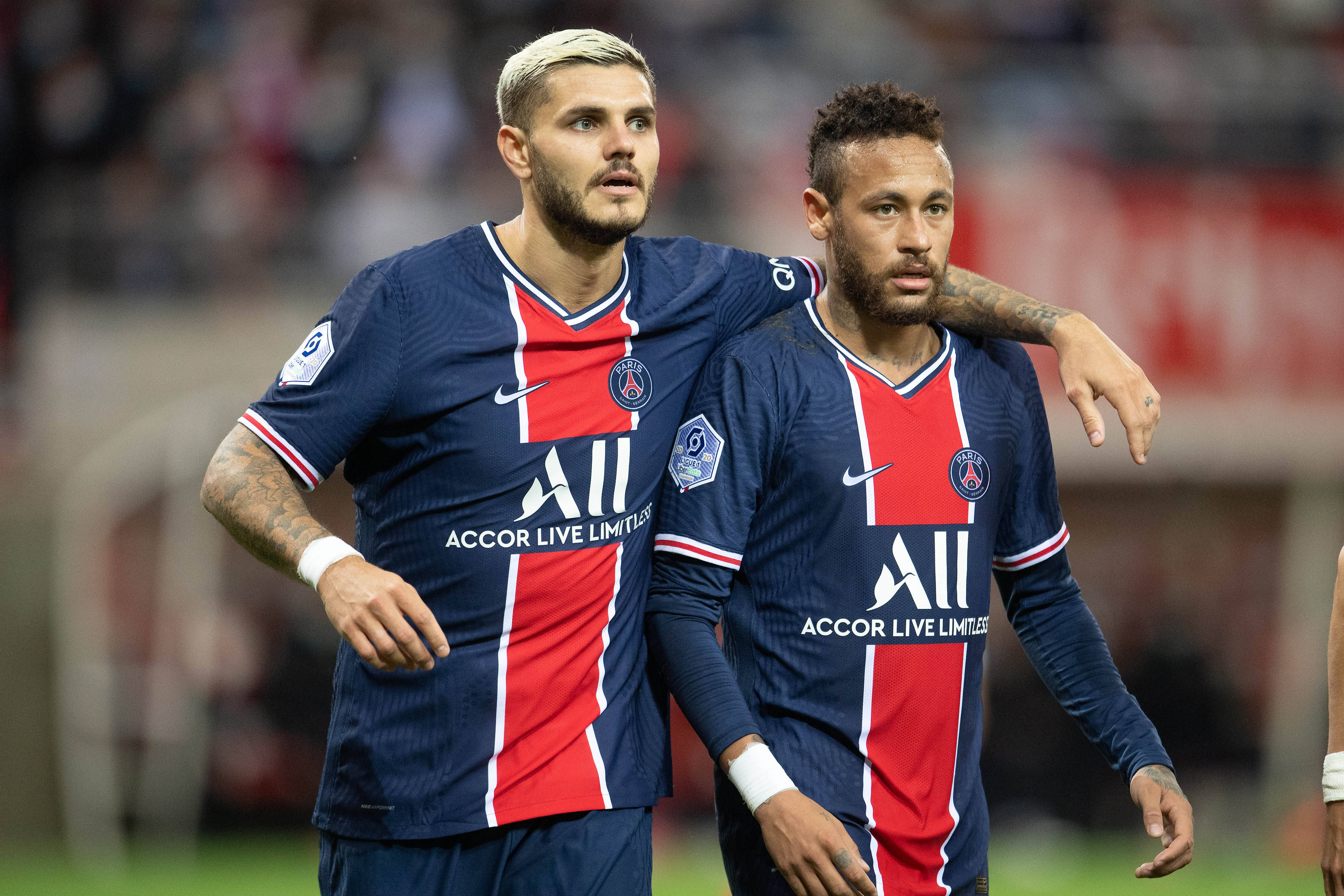 探寻历史级巨星的传奇对决（揭秘殿堂级巨星的巅峰较量）