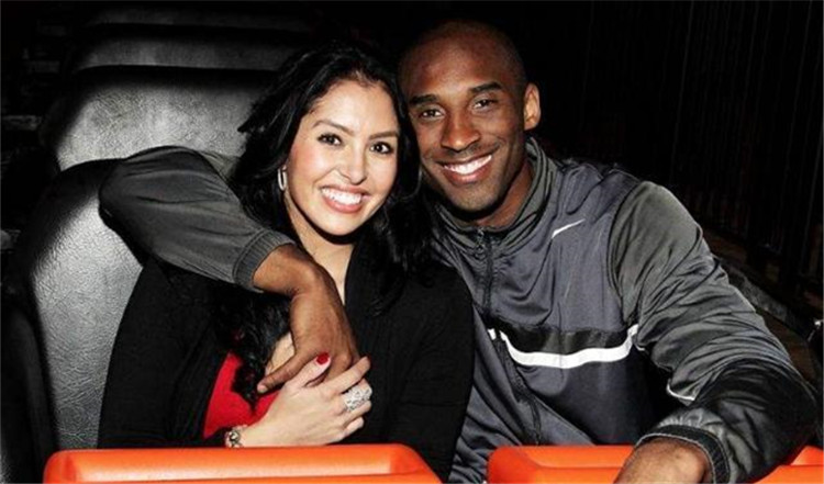 洛夫伦社媒发布爱心符号@萨拉赫，力挺前利物浦队友（洛夫伦社媒发爱心@萨拉赫，为前利物浦队友打气）