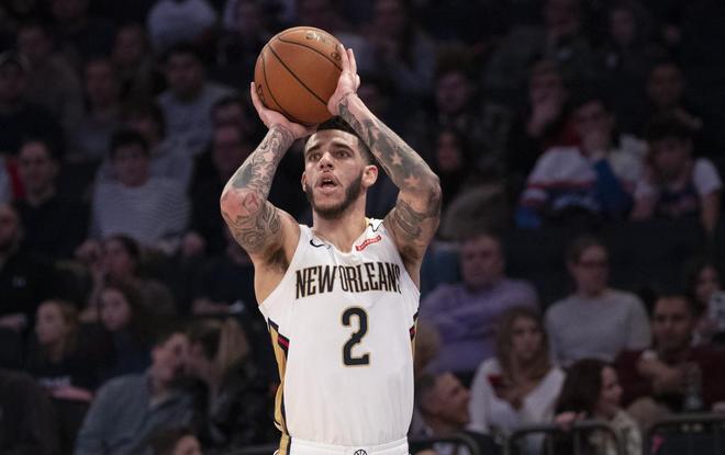 印度球迷：安保水平太糟糕，混乱中竟有警察试图和梅西自拍（印度球迷怒批安保：现场混乱，警察竟趁乱想与梅西自拍）