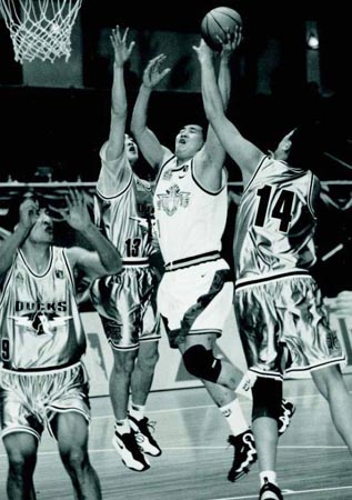 小法：我师从众帅博采众长；对亨利有极高的敬意甚至有点怕他（小法：从众名帅汲取所长，对亨利崇敬有加亦略感畏惧）