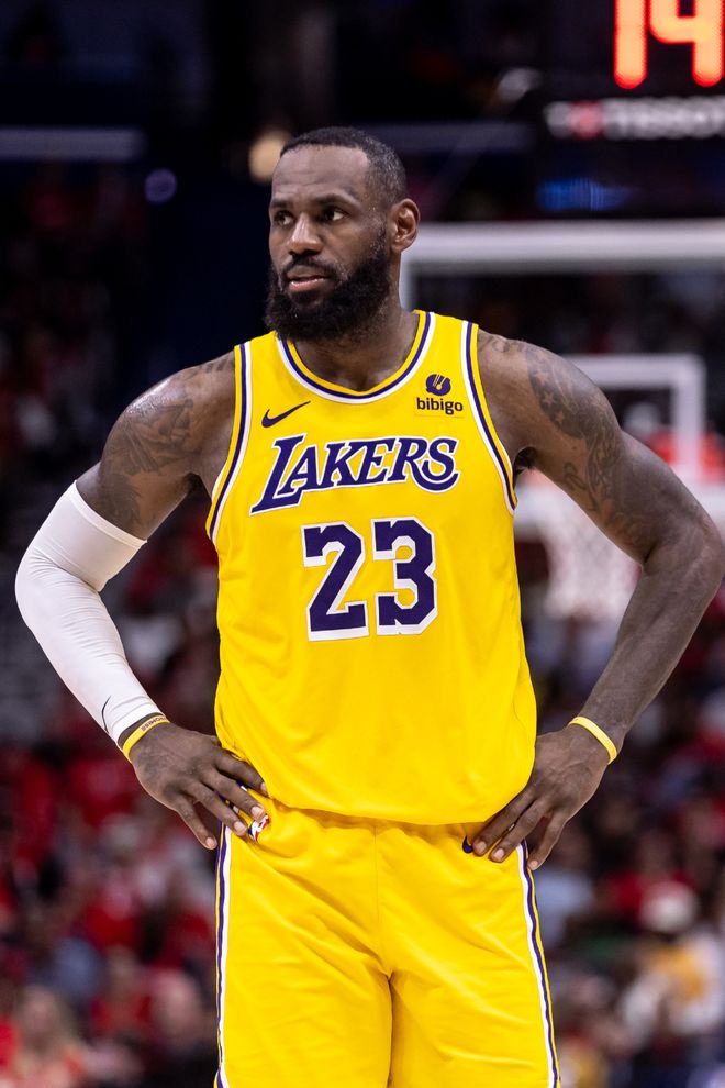 喀麦隆足协和教练点名不同球报道埃托奥解雇阿布巴卡尔以保护记录（媒体称埃托奥为保纪录解雇阿布巴卡尔，喀麦隆足协与主帅各执一词）