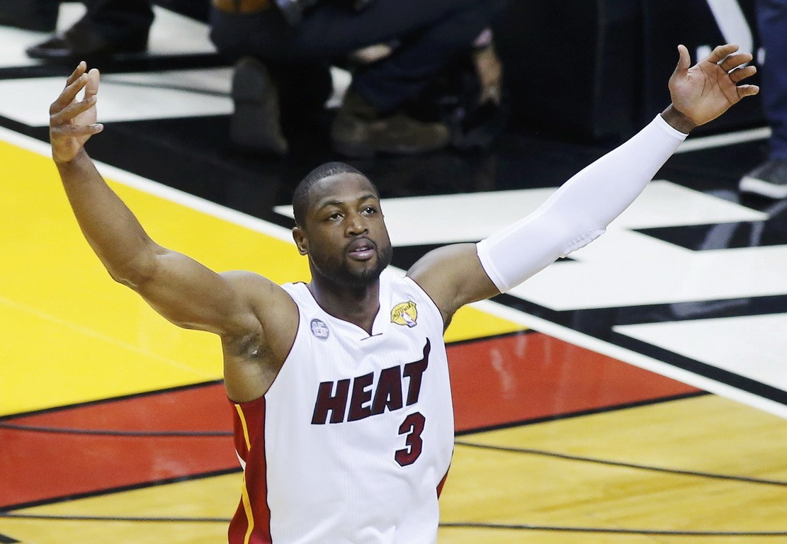 三节领先11分，球队有望连胜（前三节领先11分，连胜在望）