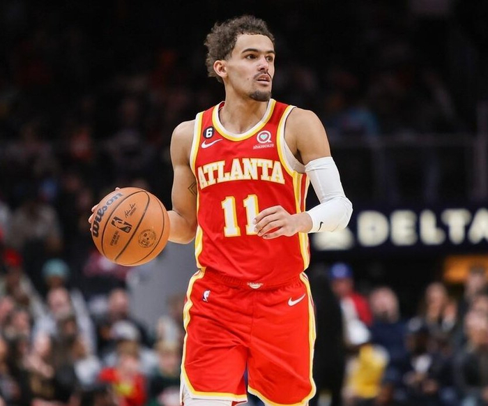 摩纳哥球迷因对球队不满而集体沉默，加拉塔萨雷反享受欢呼（摩纳哥球迷以沉默表达不满，加拉塔萨雷收获热烈欢呼）