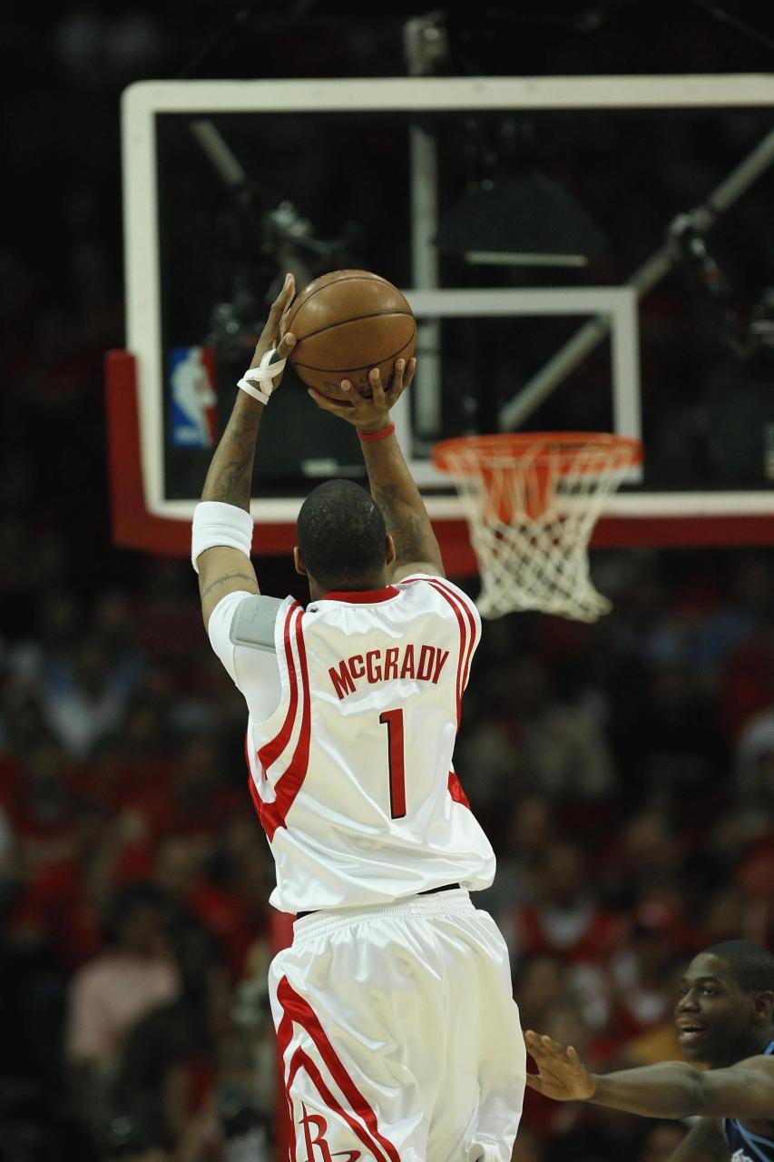 马克西全场爆发，末节狂砍11分助球队逆转胜（马克西火力全开，末节11分率队完成逆转）